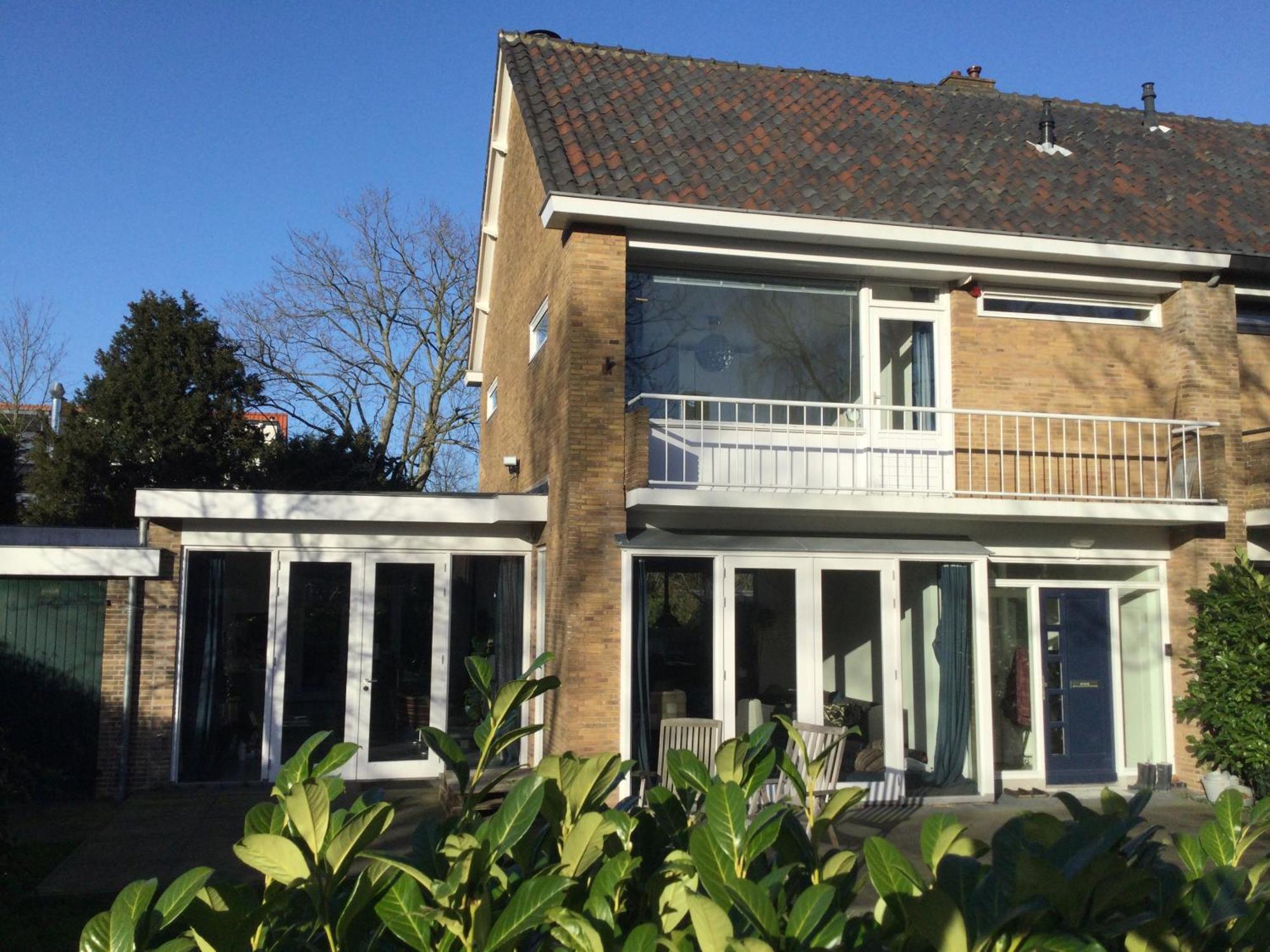 Villa Cosy Central Incl Jacuzzi Near Trainstation, Beach And City ヘームステーデ エクステリア 写真